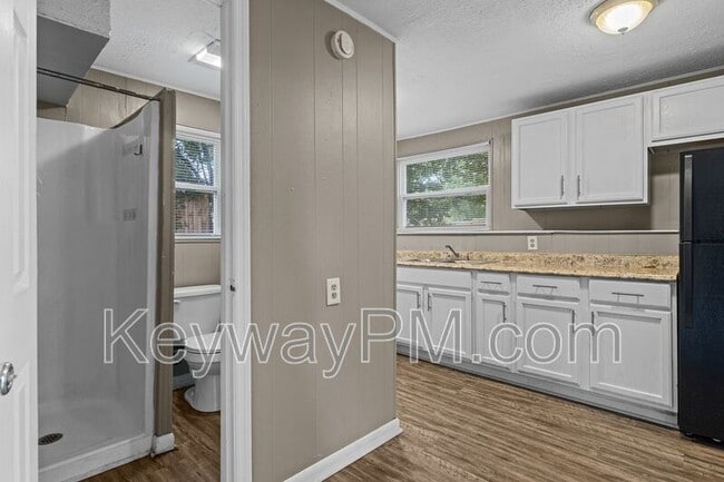 Building Photo - 116 Argyle Ave