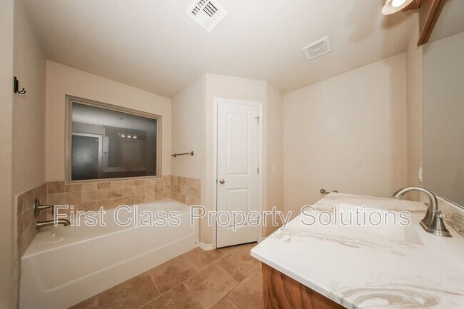 Building Photo - 19613 Allergando Ln