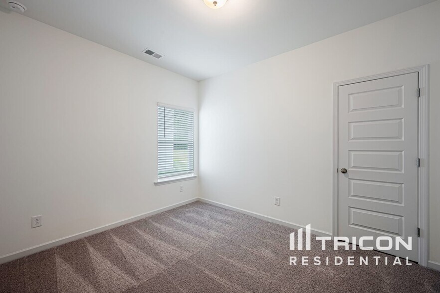 Building Photo - 139 Chapel Meadow Ln SW