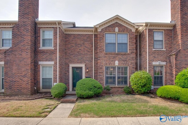 Building Photo - 1008 Heatherwood Dr SE