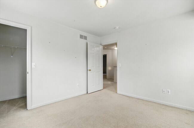Building Photo - 1738 Weeping Willow Ct