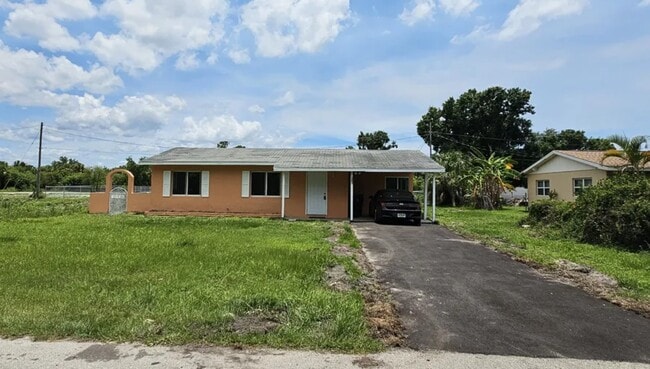 Building Photo - 1301 Ansin St