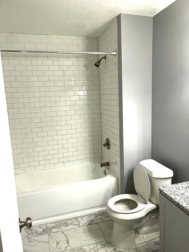 Building Photo - 260 Balkcom Ave