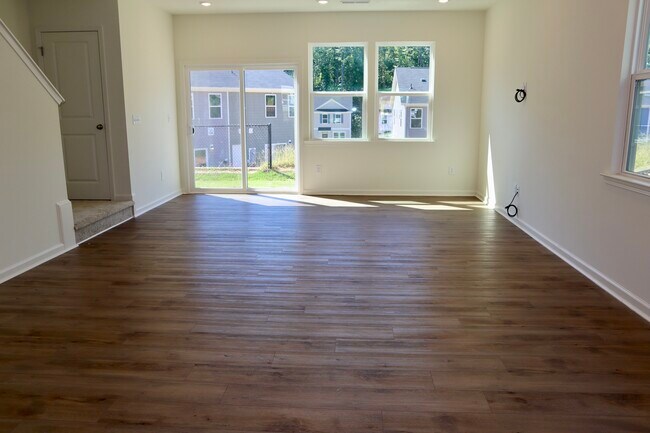 Building Photo - 400 Hacksaw Trl