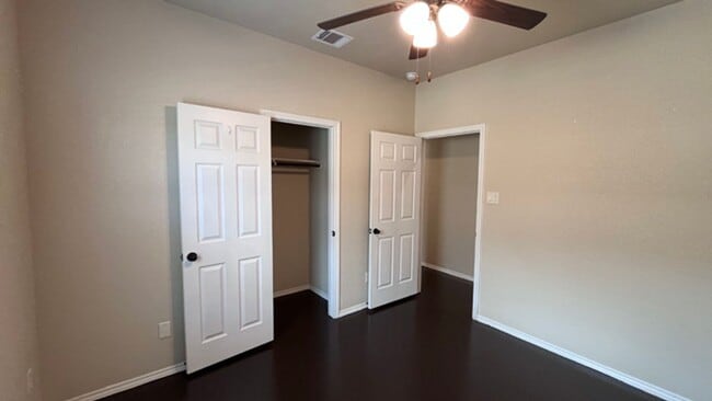 Building Photo - Granite Counters, High Ceilings & More – S...