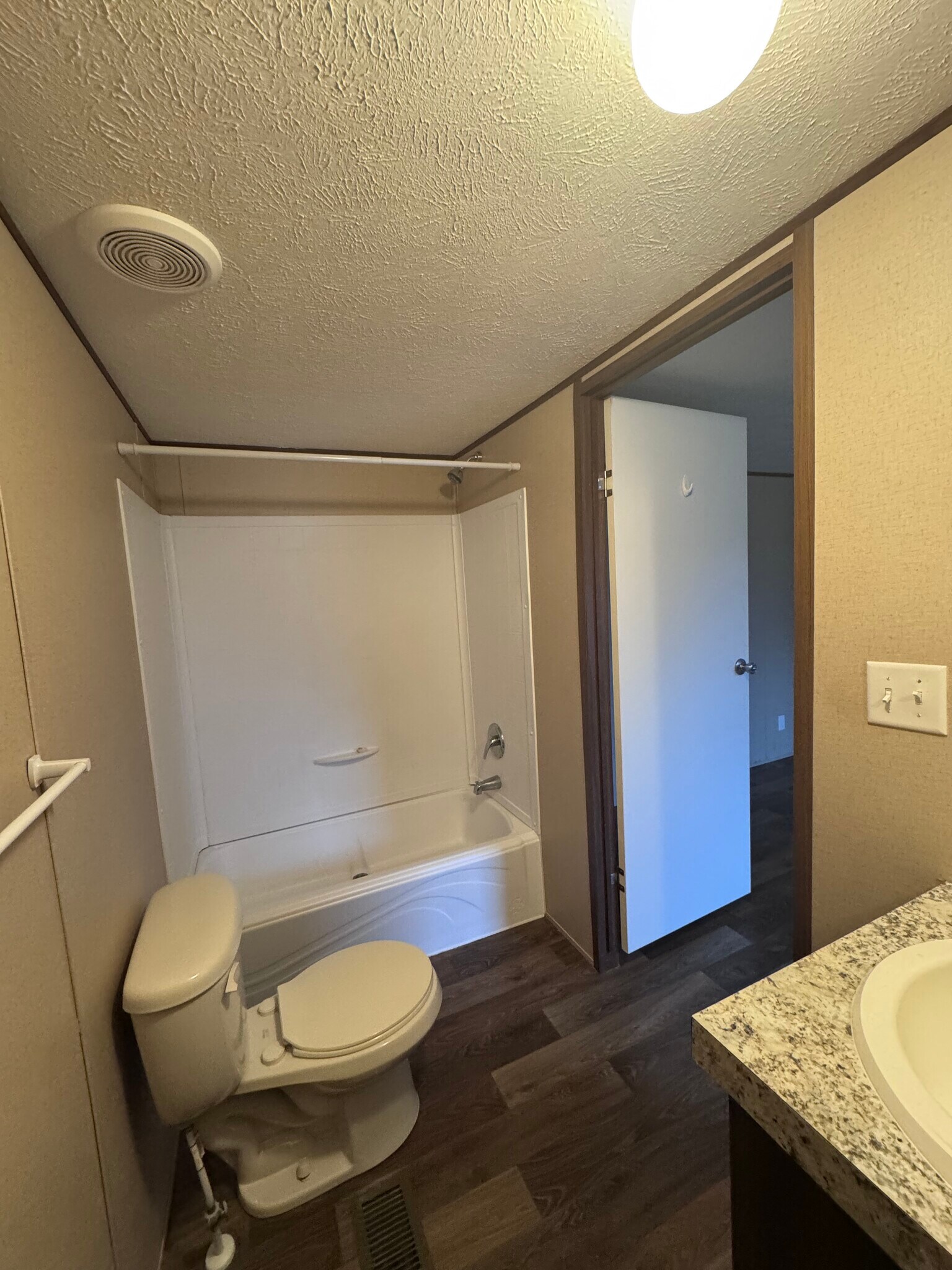 Building Photo - 138 Loyalty Ln