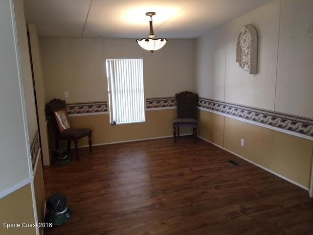 Building Photo - 1617 Ridge Dr