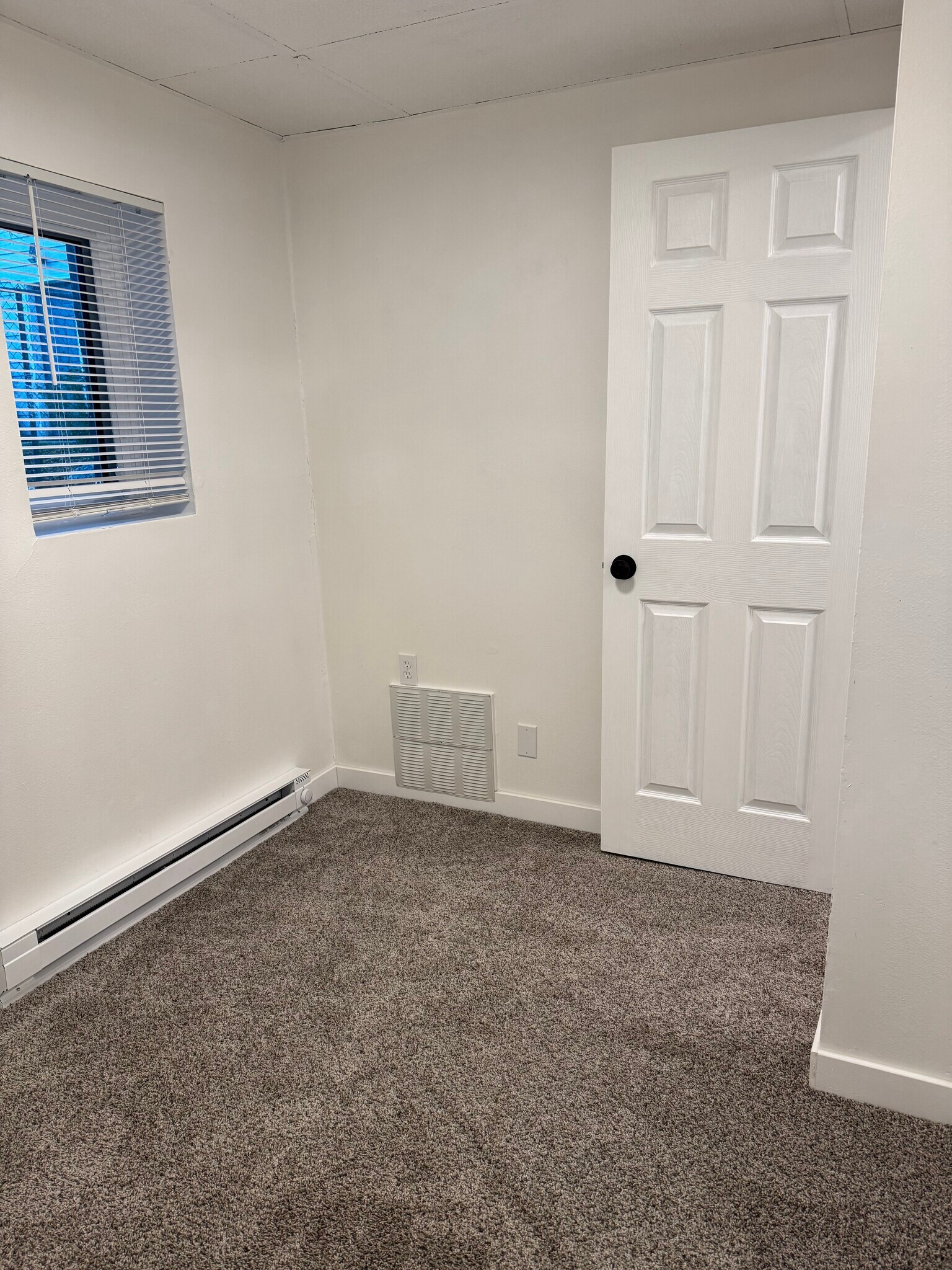 Building Photo - 516 8th St S