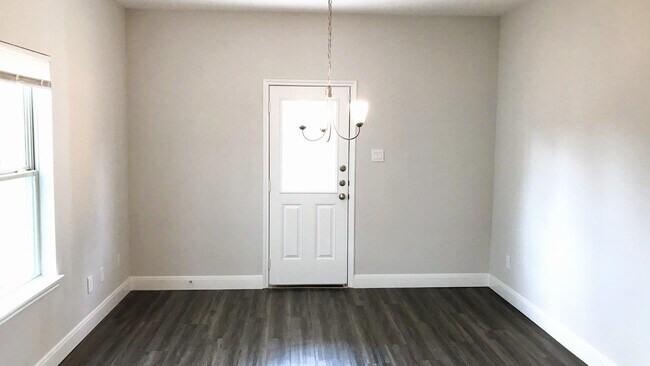 Building Photo - 9214 Nyssa Ave