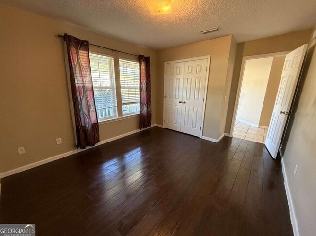 Building Photo - 107 Cypress Bend