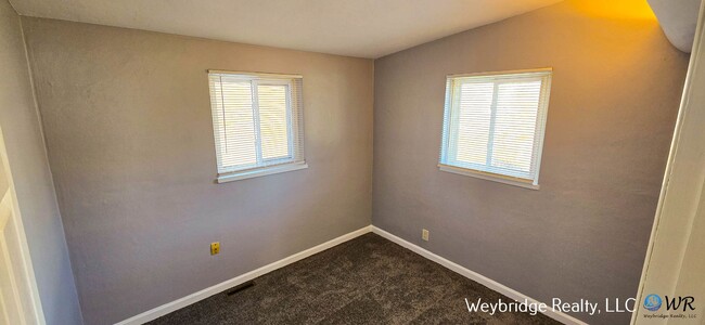 Building Photo - COMMING SOON!  Updated 3-Bedroom (Bonus Ro...