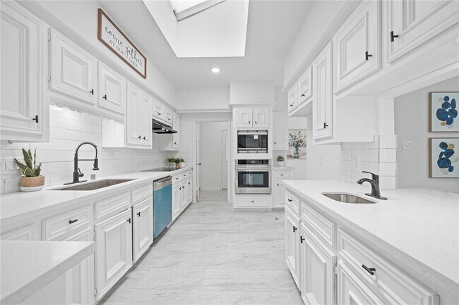 Building Photo - 4731 N Cashel Cir