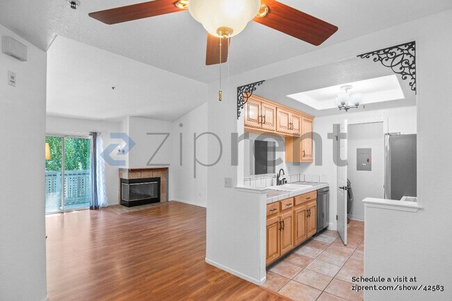 Building Photo - 714 Waterford Pl