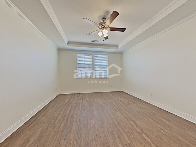 Building Photo - 427 Catawba St
