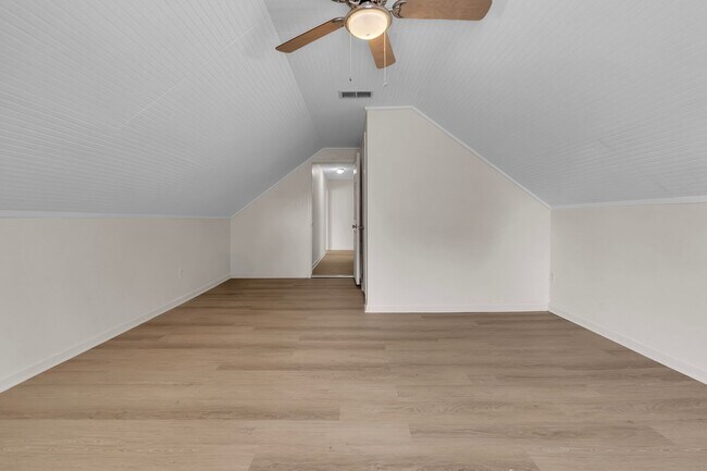 Building Photo - 6503 Evergreen Dr