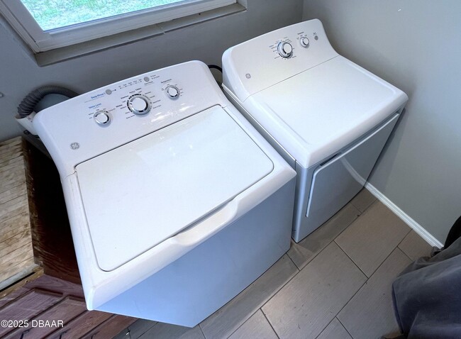 Building Photo - 236 N Keech St