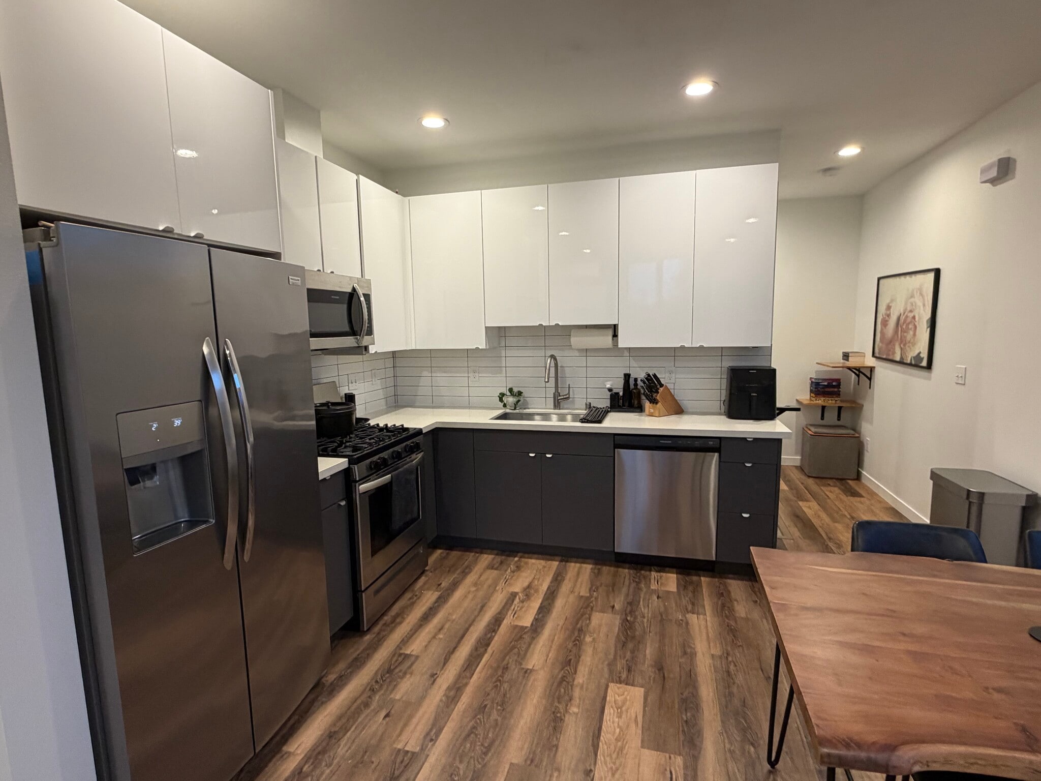 Building Photo - 5455 25th Ave SW