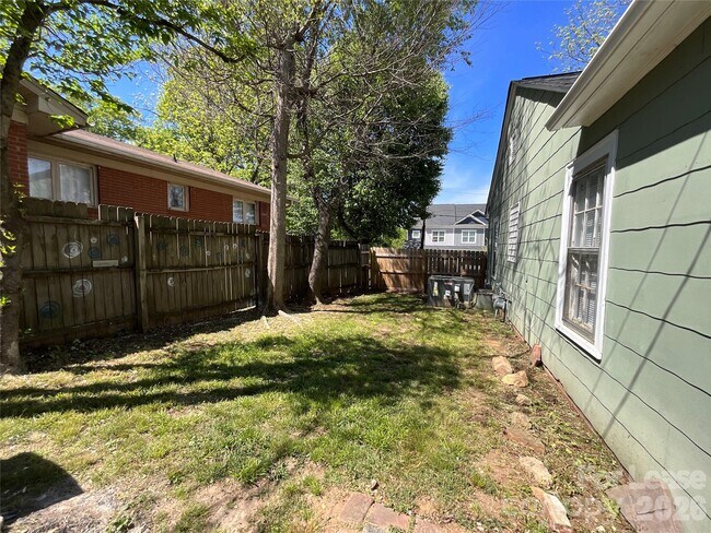 Building Photo - 94 Wilkinson Ct SE