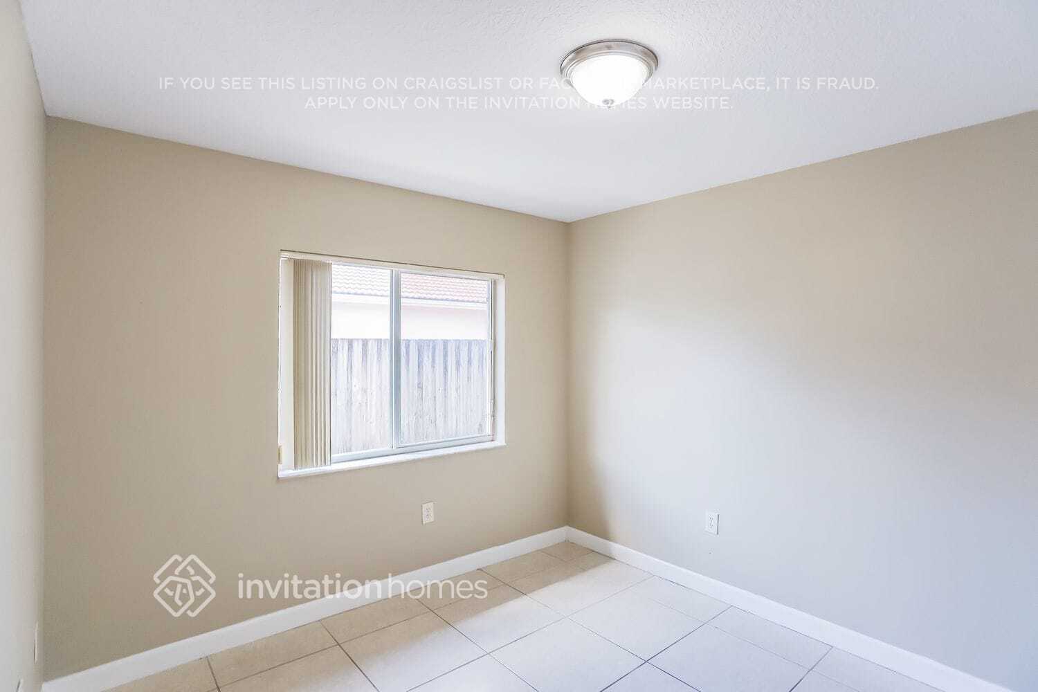 Building Photo - 15113 SW 35th Terrace