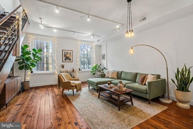 Building Photo - 120 N 3rd St