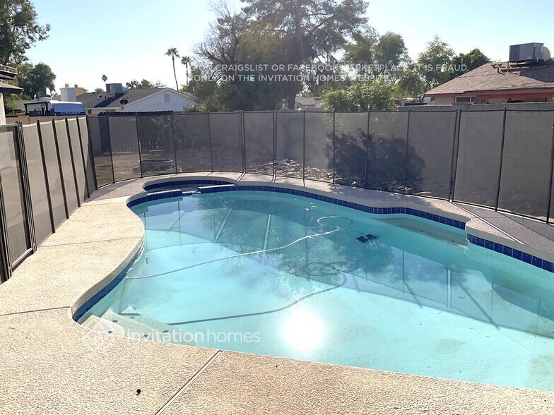 Building Photo - 7522 E Dulciana Cir
