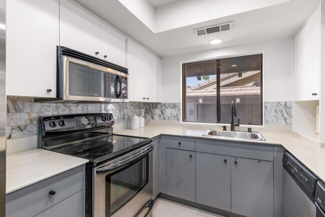 Building Photo - 46642 Arapahoe Cir