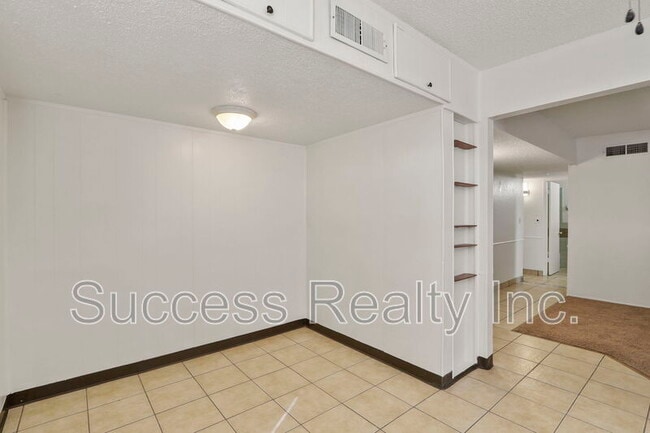 Building Photo - 5440 Viceroy Dr