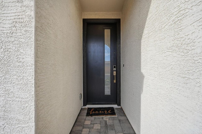 Building Photo - 641 S Davidson Ln