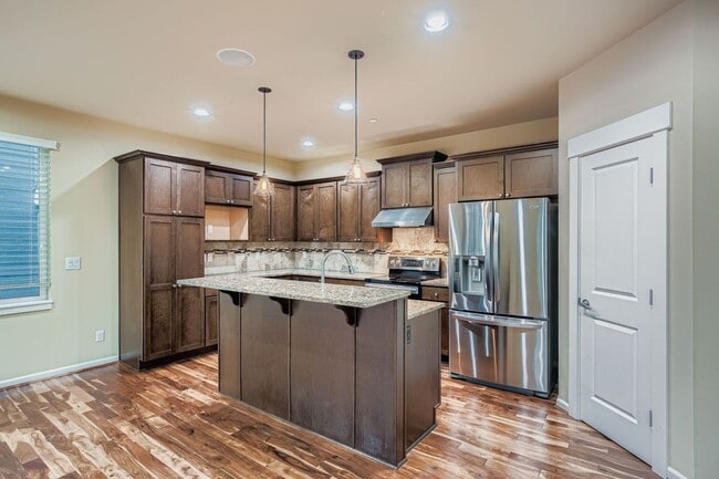 Building Photo - Stunning 3BD / 3BA Redmond Home. Spacious, Updated & Designed for Comfort!