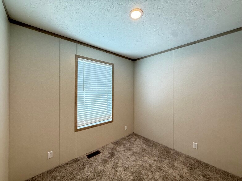 Building Photo - 29778 W Essex Ct