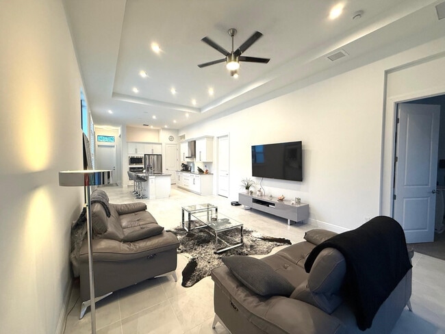 Building Photo - 187 SE Via Sangro