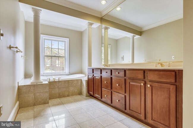 Building Photo - 2009 Mayfair McLean Ct