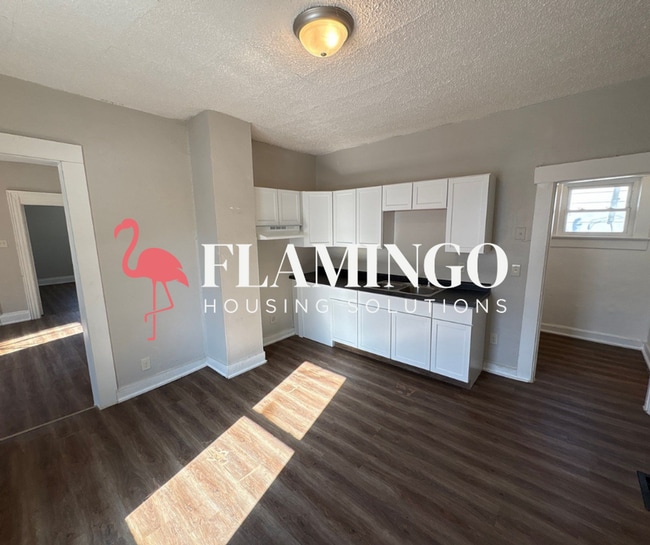 Building Photo - 112 N Irwin St