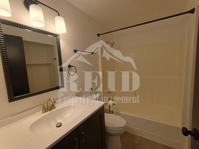 Building Photo - 7376/7378 Haynes Lane NE