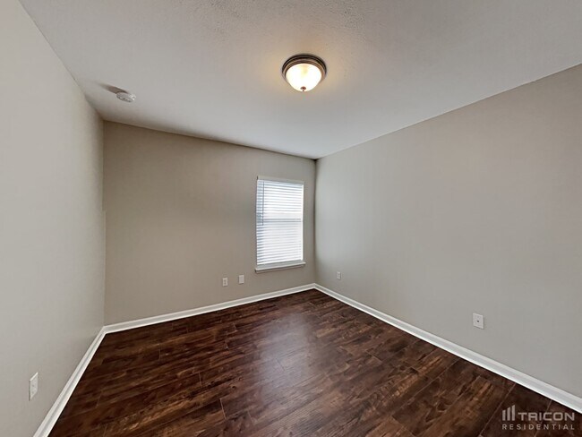 Building Photo - 246 Fort Milton Dr
