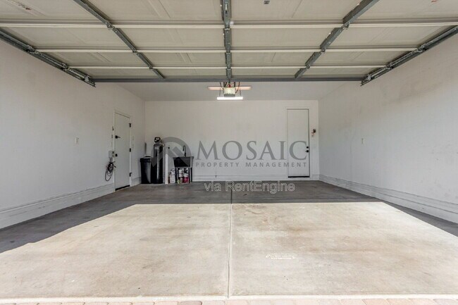 Building Photo - 22956 E Arroyo Verde Dr