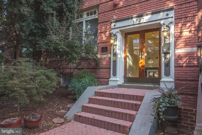 Building Photo - 1737 P St NW