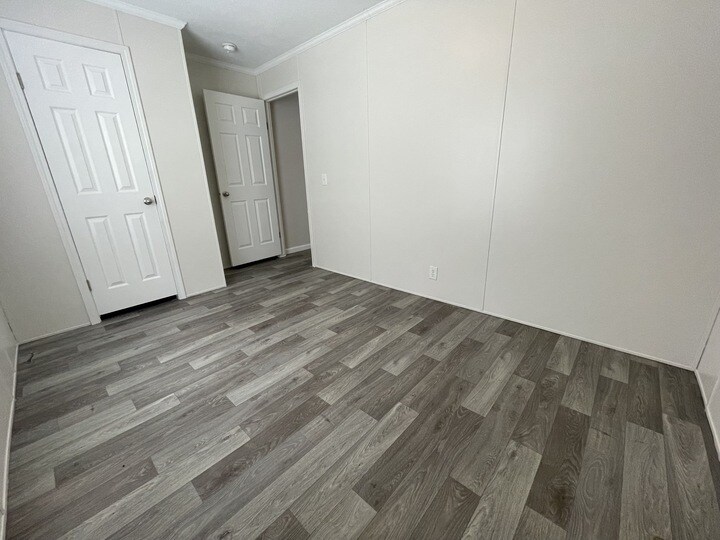Building Photo - 38013 Chilver Ave