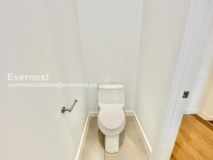 Building Photo - 2711 Kimsey Dr