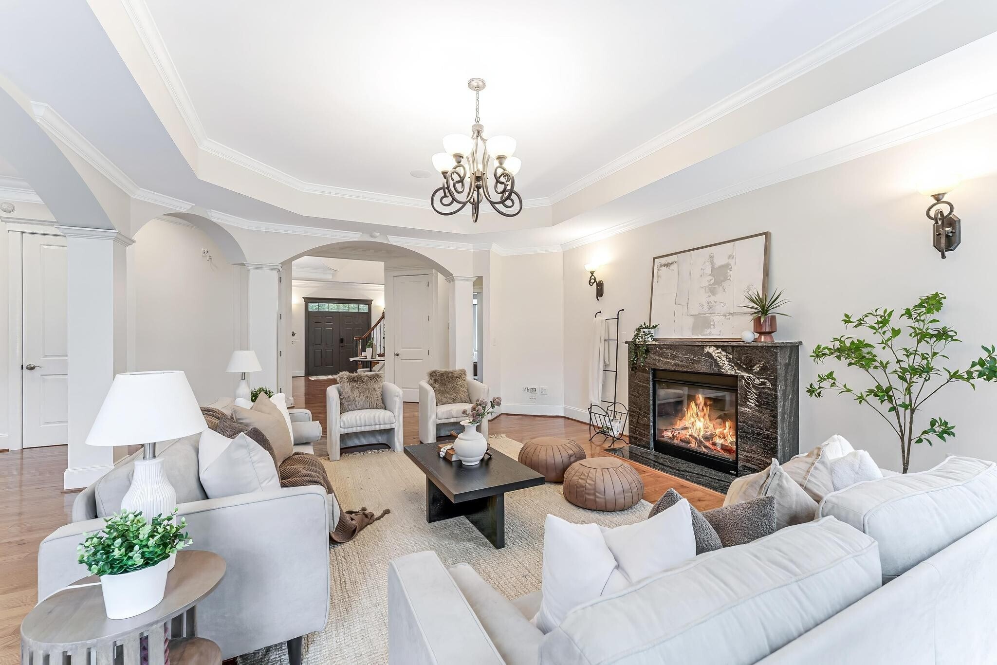 Building Photo - 829 Golden Arrow St