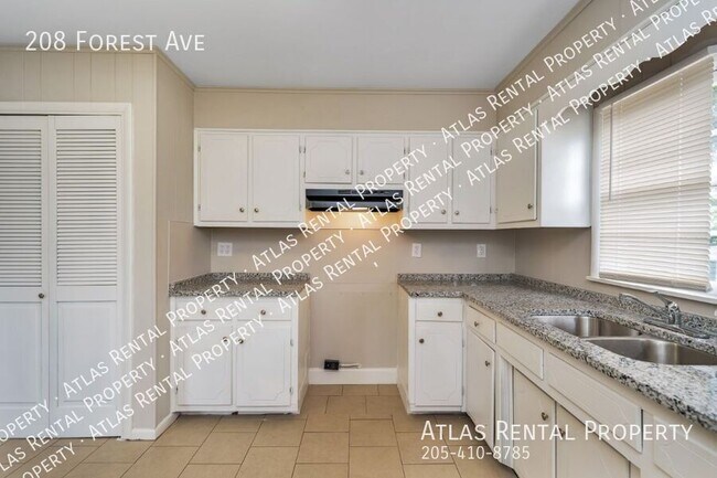 Building Photo - 208 Forest Ave