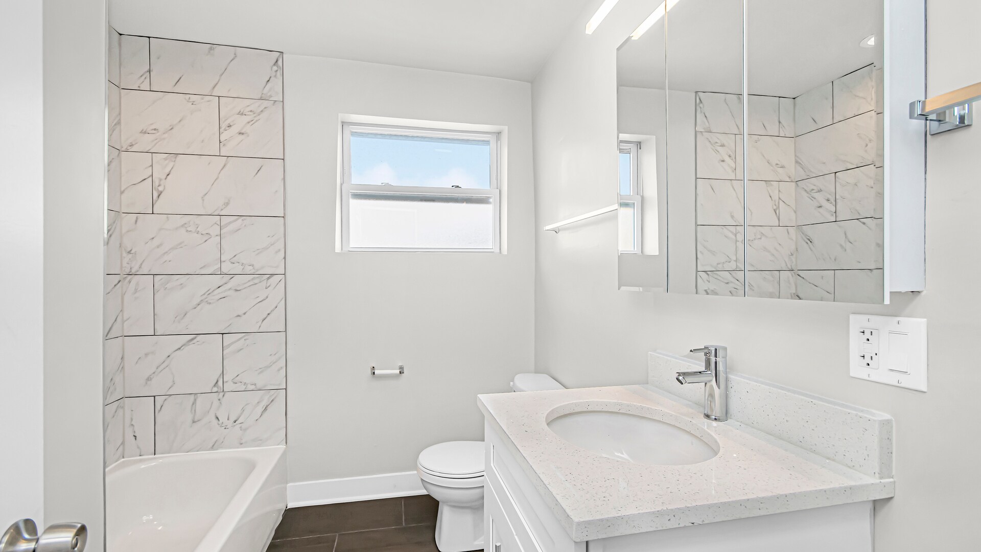 Building Photo - 6459 N Wayne Ave