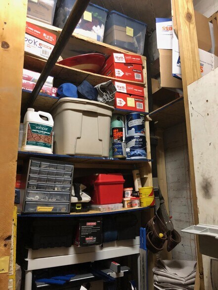 Storage unit - 432 E. Rich St