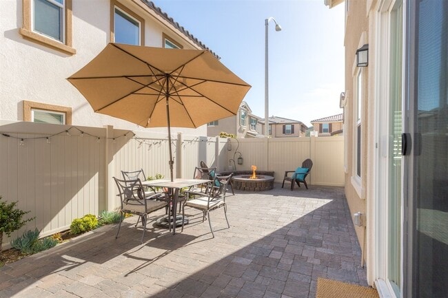 Building Photo - MUST SEE!!! Newer construction build w/ fixed SDGE Bill! Central A/C and Heat!
