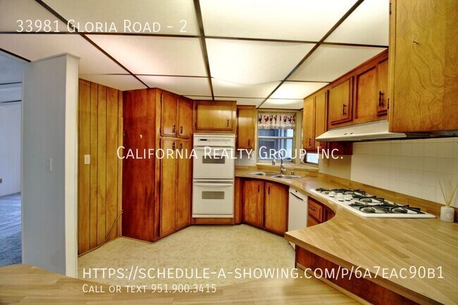 Building Photo - 33981 Gloria Rd