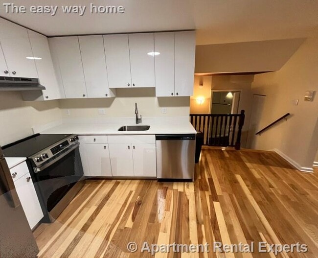 Building Photo - 17 Bow St