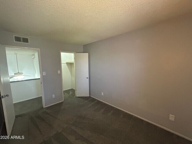 Building Photo - 4501 W Continental Dr