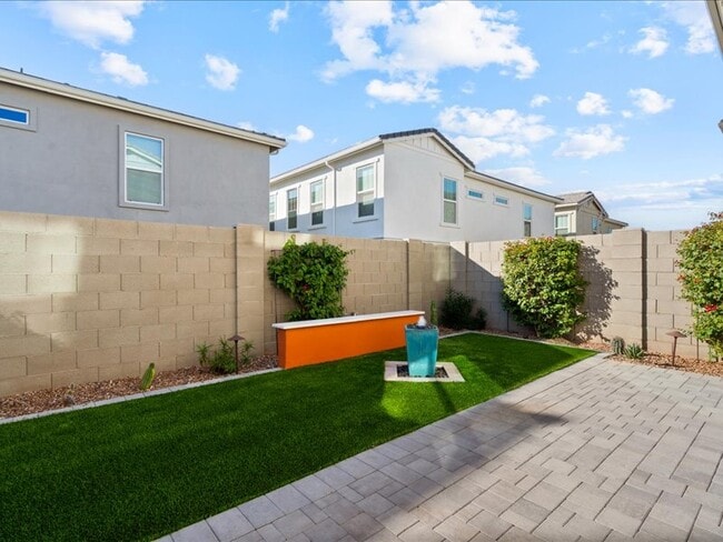 Building Photo - 5053 E Anderson Dr