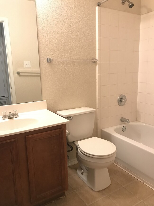 Building Photo - 145 Brahma Way