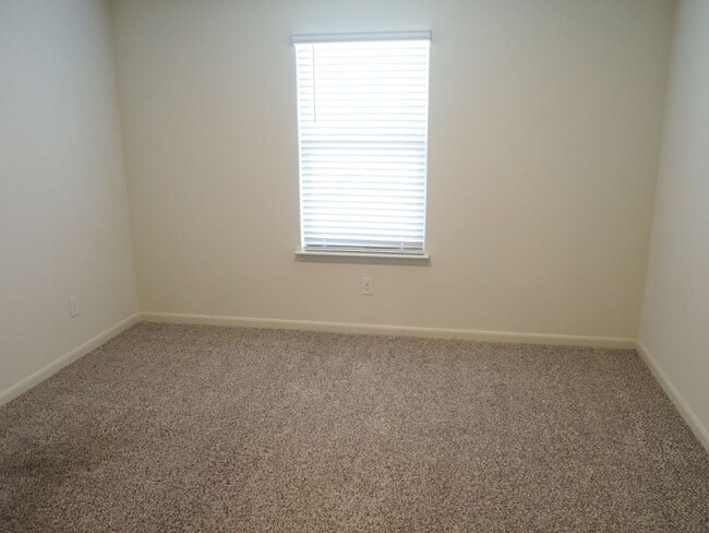 Building Photo - 13832 Musselshell Dr